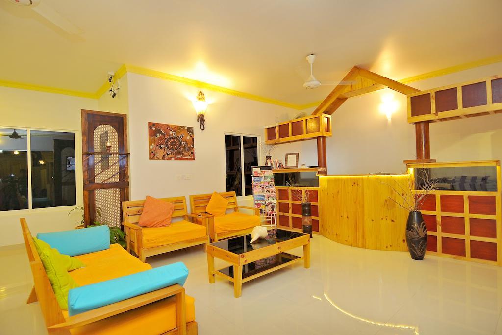 Arena Lodge Sky Maafushi Exterior photo