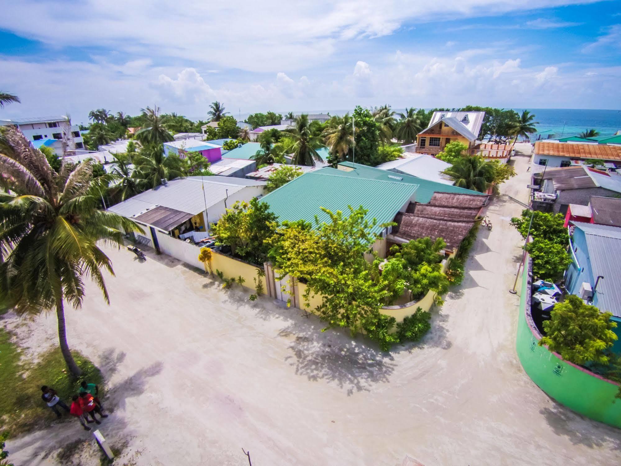 Arena Lodge Sky Maafushi Exterior photo