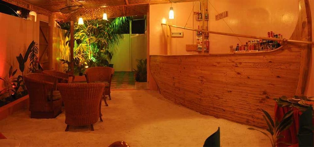 Arena Lodge Sky Maafushi Exterior photo